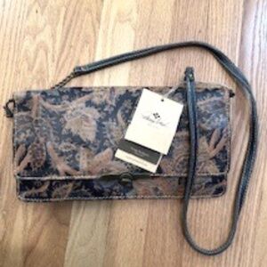 *HOST PICK* Patricia Nash Vintage Needlepoint Crossover *NEW*